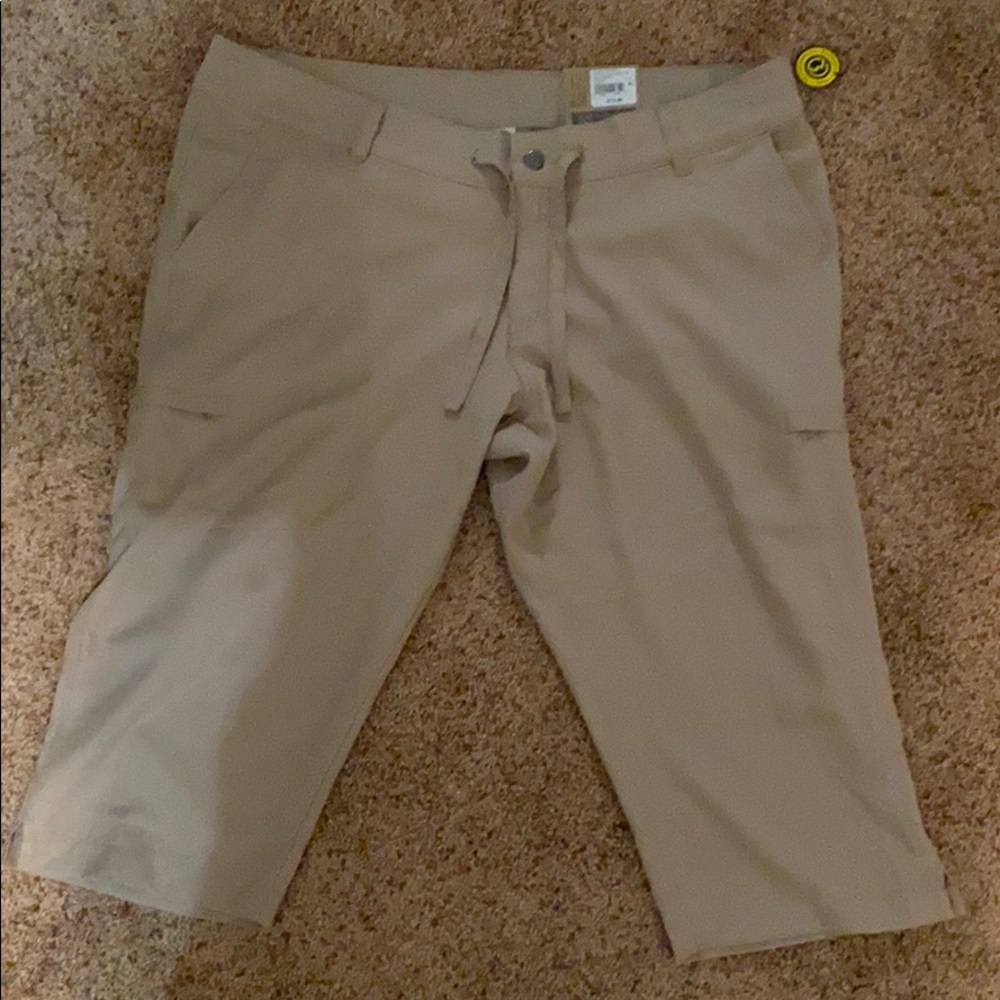 NWT Magellan capris
